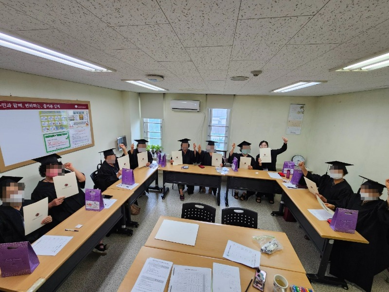 졸업식 단체사진.jpg