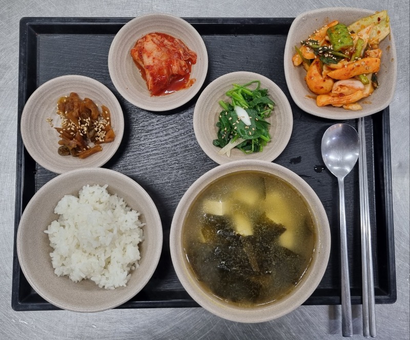 2월 17일 석식.jpg