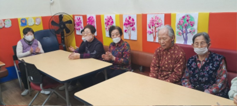 웃음치료2.jpg