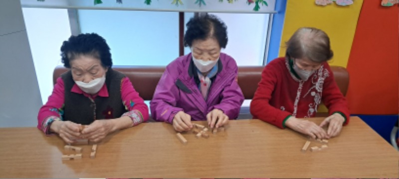 인지놀이치료3.jpg