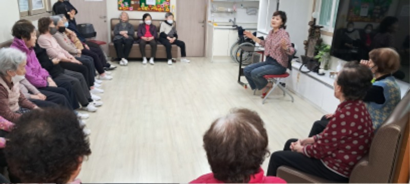 웃음치료1.jpg