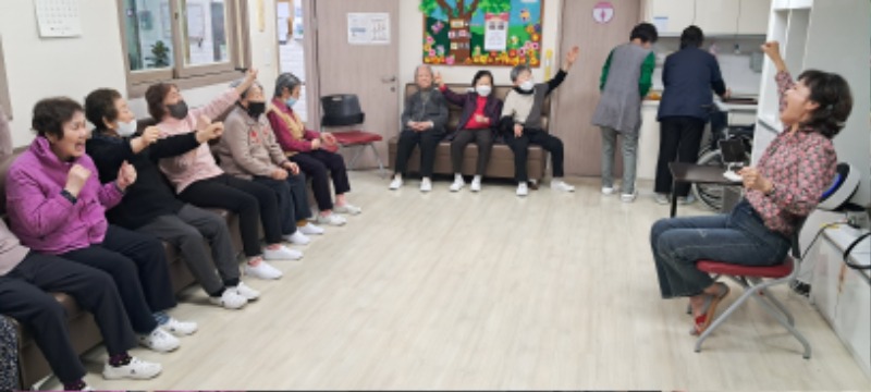 웃음치료2.jpg