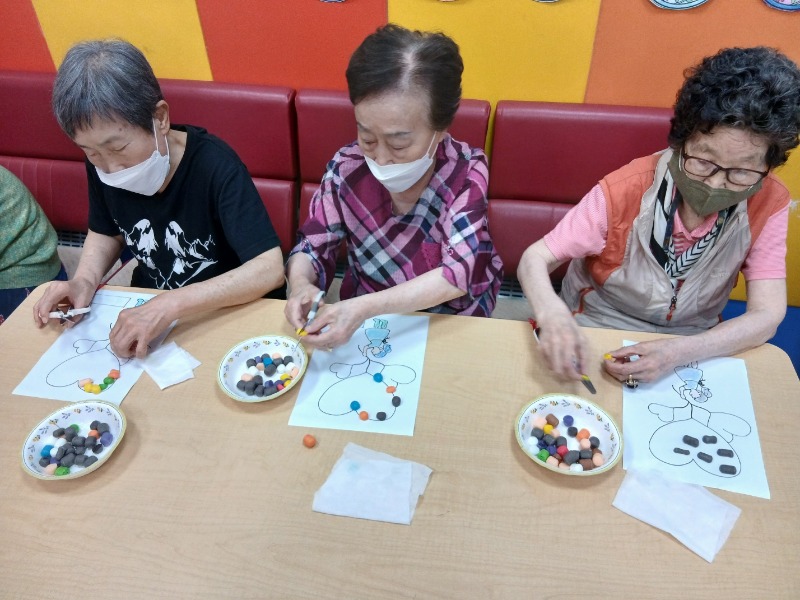 6.19 미술치료 2.jpg