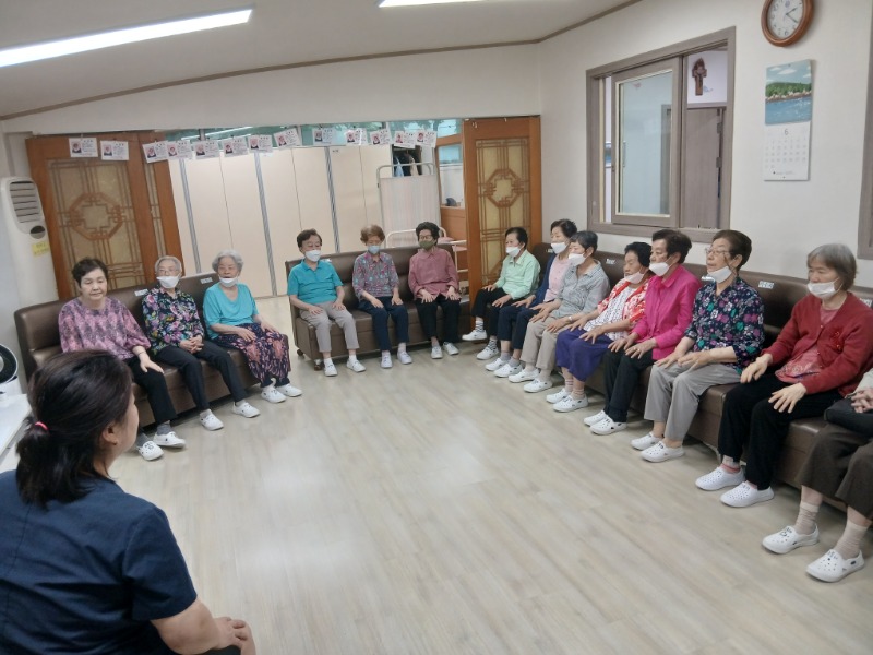 6.25 실버체조3.jpg