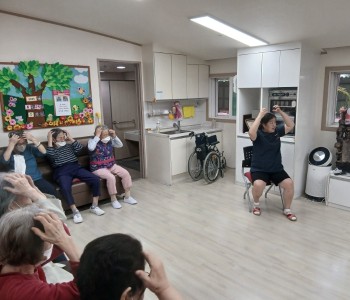 6.25 실버체조1.jpg