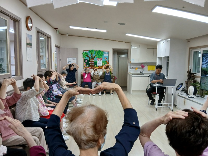 7.2 실버체조2.jpg