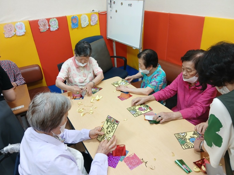 7.3 미술치료3.jpg