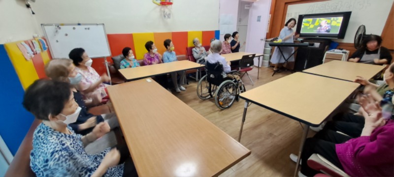 7.4 음악치료1.jpg