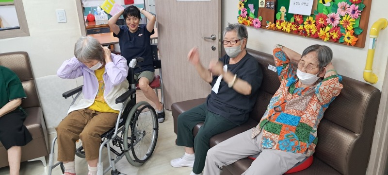 7.9 실버체조2.jpg