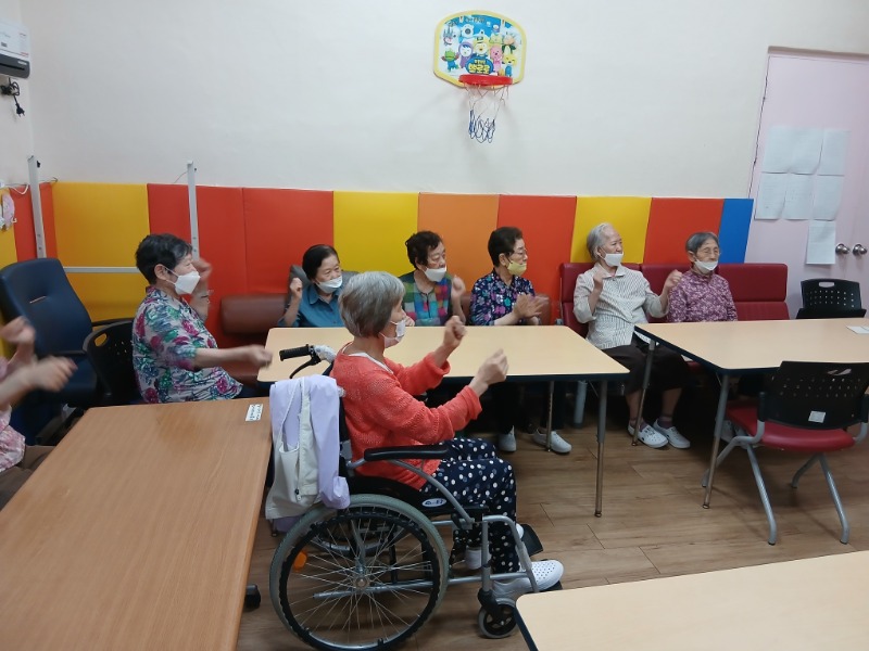 7.18 음악치료2.jpg