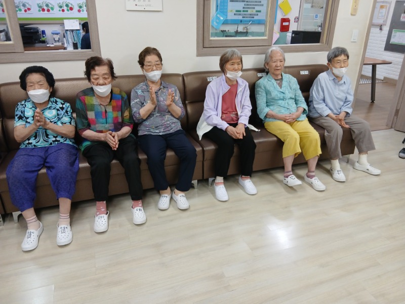7.23 웃음치료2.jpg