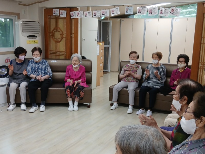 7.23 웃음치료3.jpg