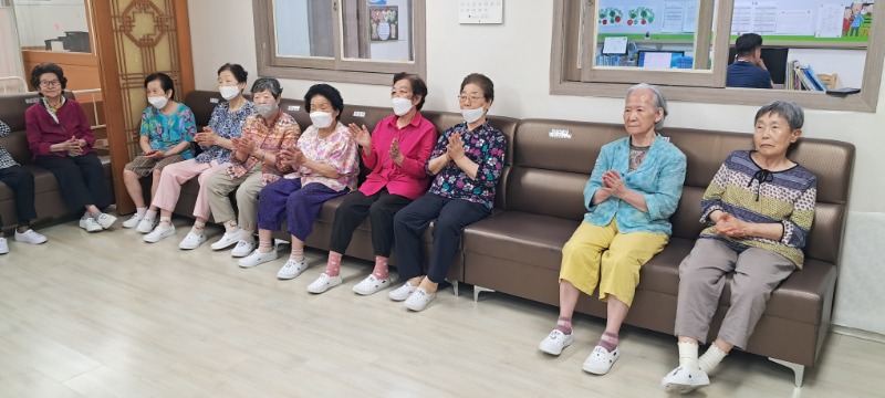 7.24 웃음치료3.jpg