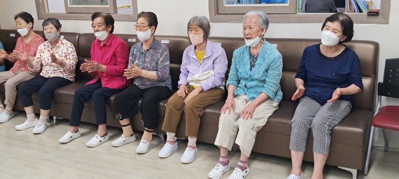 7.30 웃음치료3.jpg