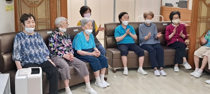 7.30 웃음치료4.jpg