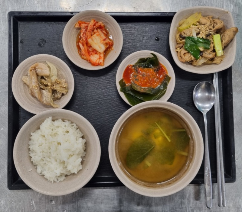 8.1 석식.jpg