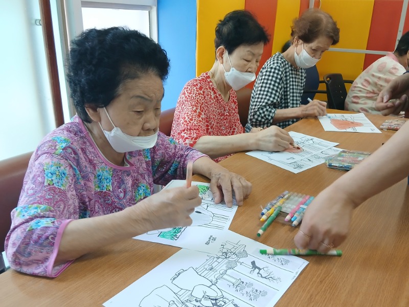 8.7 미술치료 1.jpg