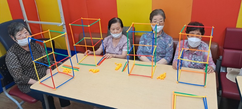 8.25 인지놀이치료 1.jpg