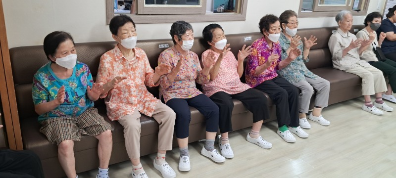 웃음치료 2.jpg