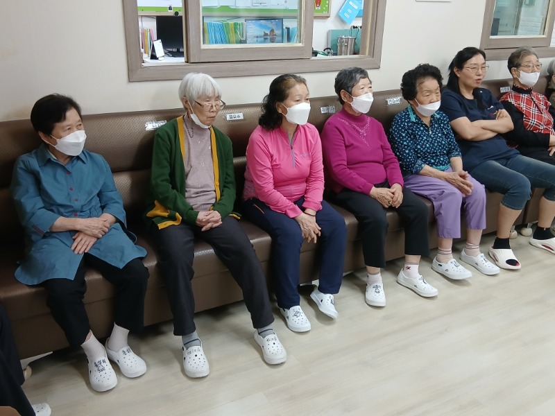 10.15 세상뉴스전하기3.jpg