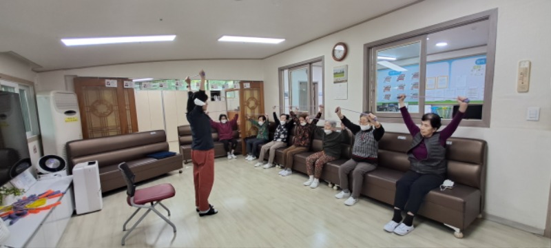 10.25 건강스트레칭2.jpg