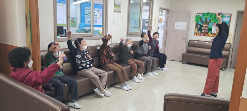 10.25 건강스트레칭1.jpg
