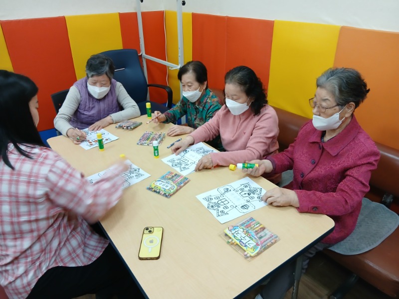 10.30 미술치료1.jpg