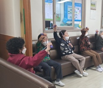 10.25 건강스트레칭1.jpg