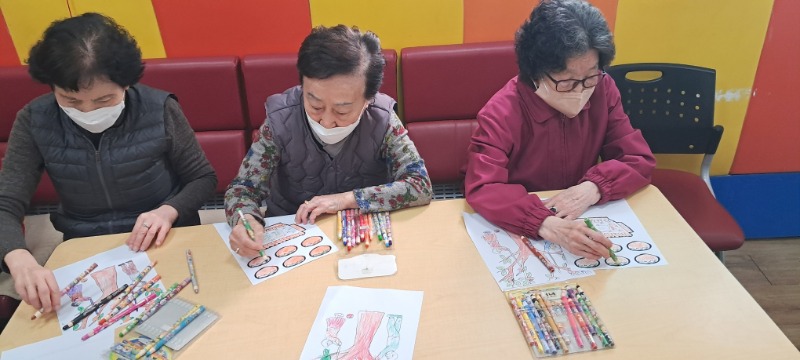 미술치료 (1).jpg