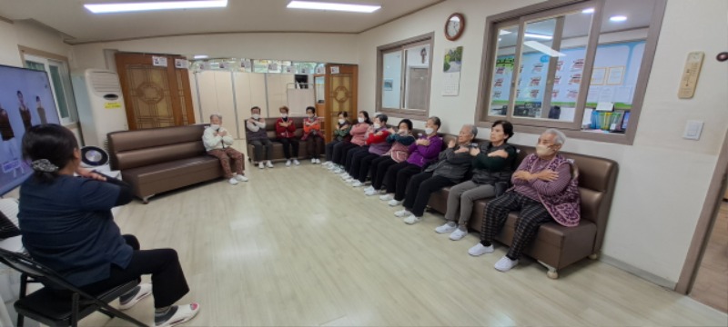 실버 체조 (2).jpg