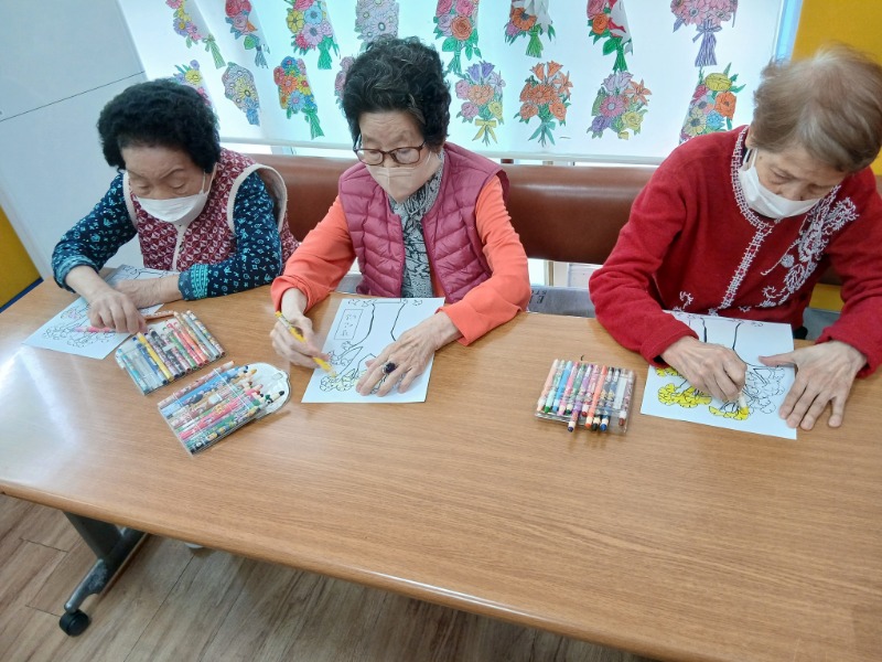 미술치료 (4).jpg