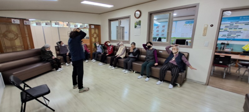 11.22 건강스트레칭1.jpg