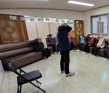 11.22 건강스트레칭1.jpg