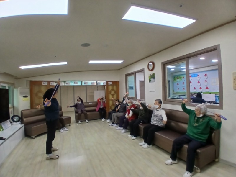 11.29 건강스트레칭2.jpg