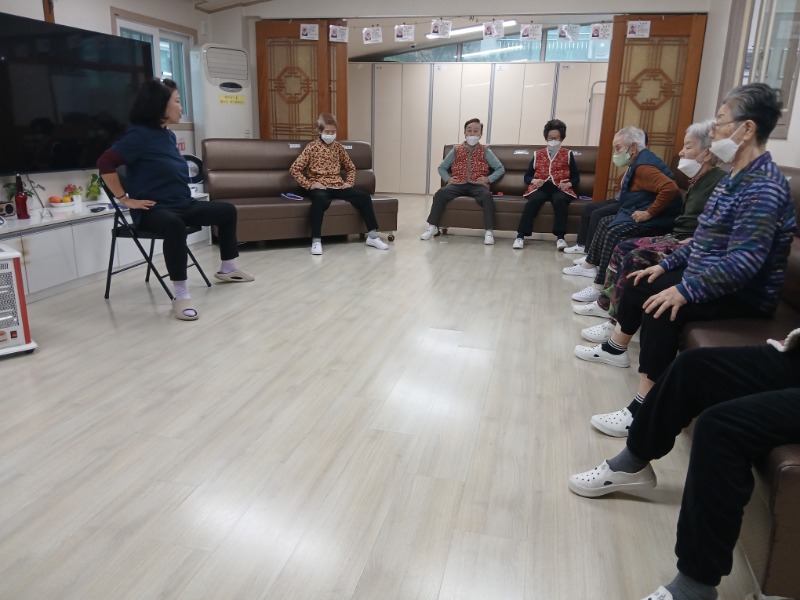 12.6 건강스트레칭1.jpg