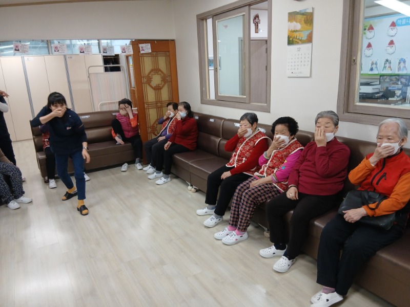 12.12 소방훈련 및 재난상황대피훈련4.jpg
