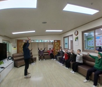 11.29 건강스트레칭1.jpg