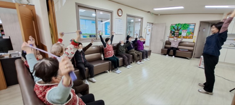1.10 건강스트레칭4.jpg