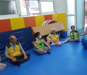 데이케어센터에서 신나는 레크레이션이 진행되었습니다~~!!! 이미지